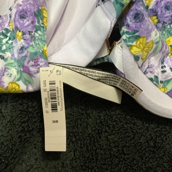 Victoria’s Secret bra and panty set 36B medium - Picture 3 of 6